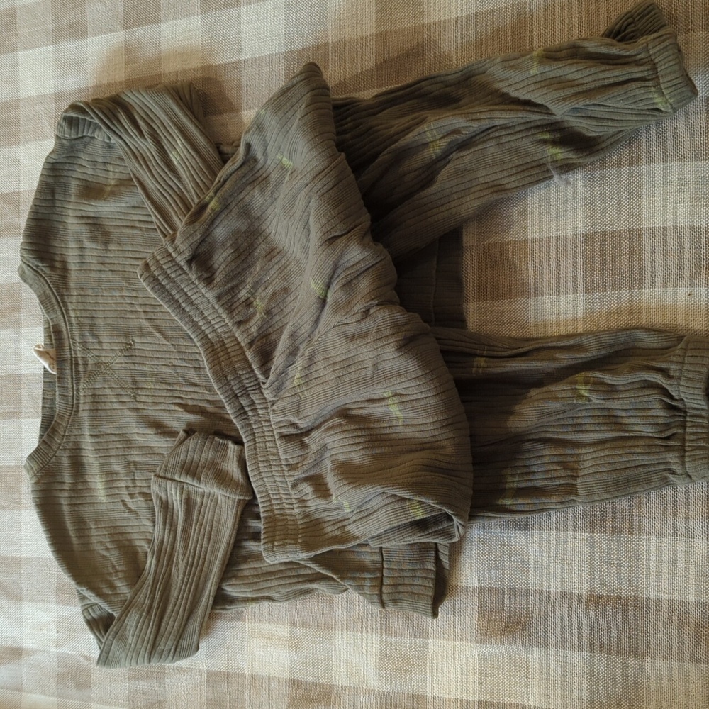 2T Kate Quinn Olive Green set with airplane design, 100% organic cotton